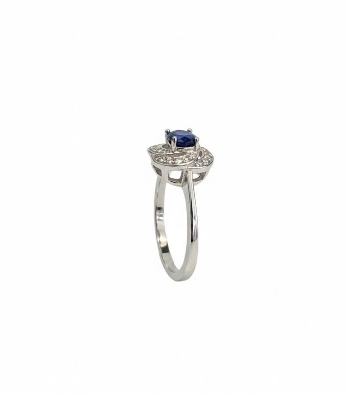 Silver Ring with Gemstone - Image 4
